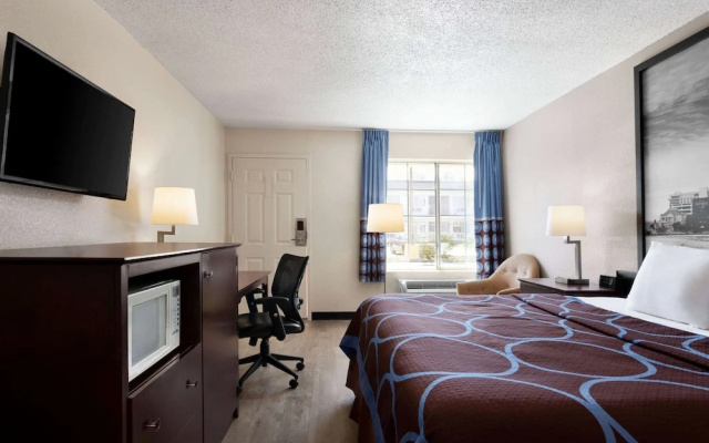 photo 4 of Super 8 Gulfport Near Biloxi