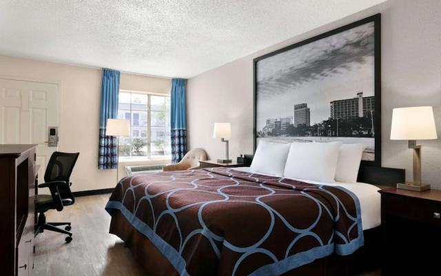 photo 5 of Super 8 Gulfport Near Biloxi