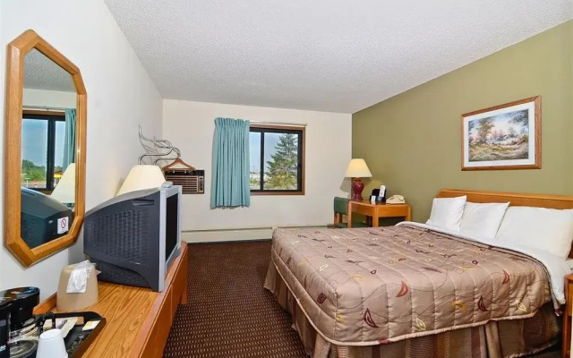 photo 4 of Super 8 Hayward Wisconsin