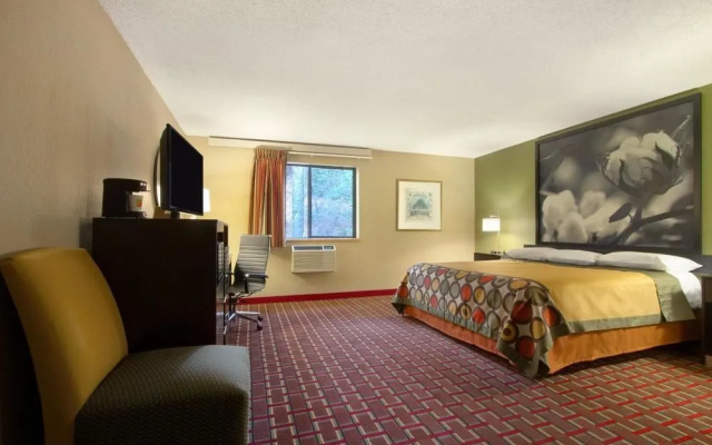 photo 4 of Super 8 Homewood Birmingham Area