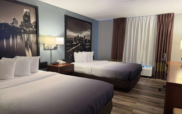 photo 5 of Super 8 by Wyndham Bloomington/Airport