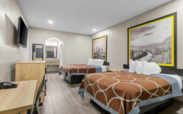 photo 4 of Super 8 by Wyndham Houston/Brookhollow NW