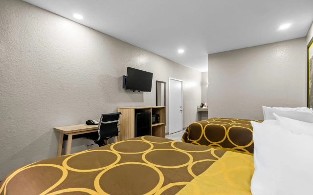 photo 5 of Super 8 by Wyndham Houston/Brookhollow NW
