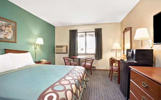 photo 4 of River Hill Inn & Suites