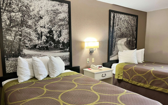 photo 4 of Super 8 by Wyndham Indianapolis/Emerson Ave
