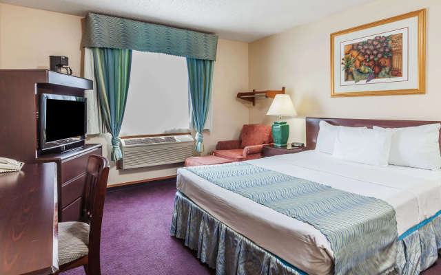 photo 5 of Super 8 by Wyndham Irving DFW Airport/South