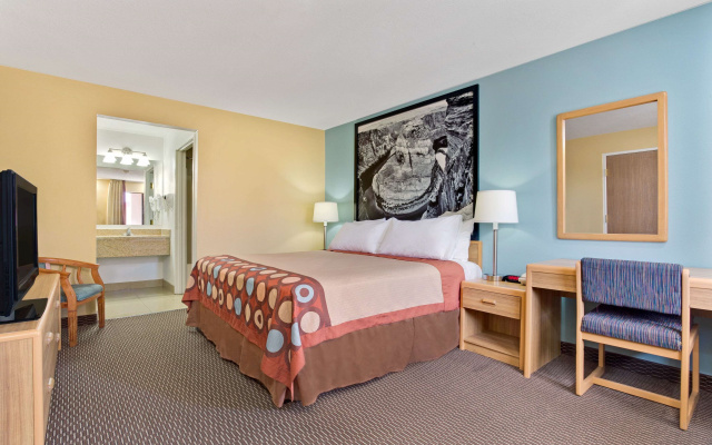 photo 4 of Super 8 by Wyndham Irving/DFW Apt/North