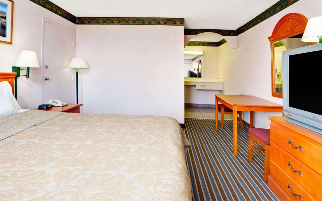 photo 2 of Magnuson Hotel Jacksonville Downtown
