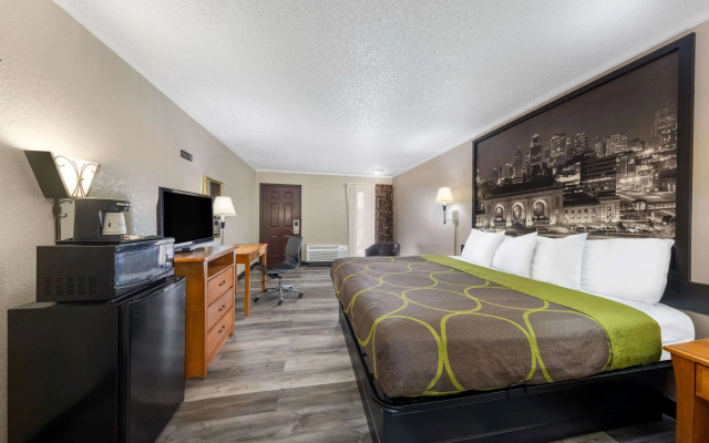 photo 3 of Super 8 by Wyndham Kansas City Airport North