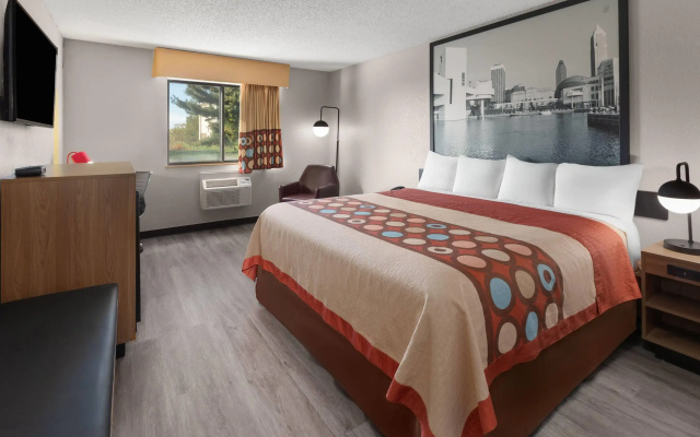 photo 2 of Super 8 by Wyndham Kent/Akron Area