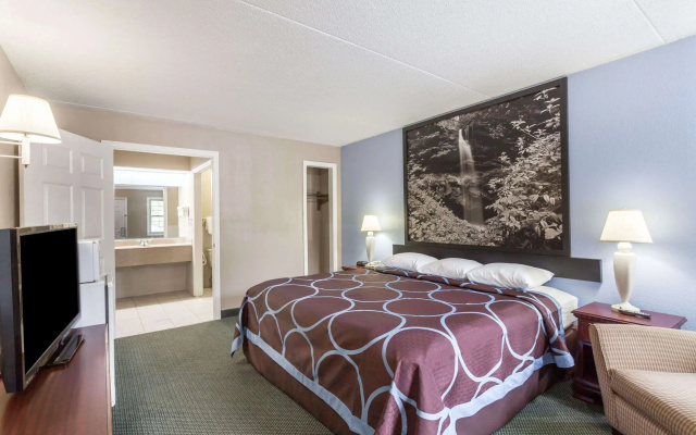 photo 4 of Super 8 by Wyndham Kingston