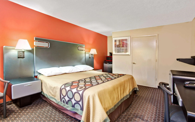 photo 4 of Super 8 by Wyndham Kissimmee/Maingate/Orlando Area