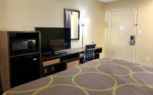 photo 3 of Super 8 by Wyndham Lafayette / Purdue Area