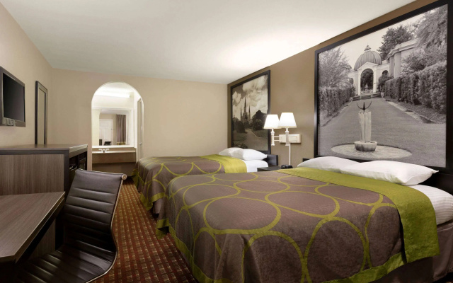 photo 4 of Super 8 by Wyndham Lake Charles Northeast