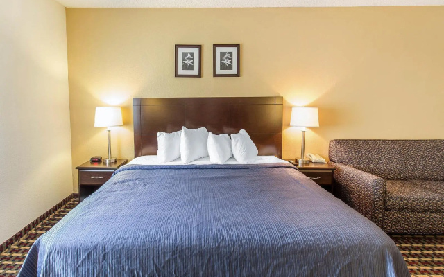 photo 3 of Spark by Hilton Lakewood Denver Southwest