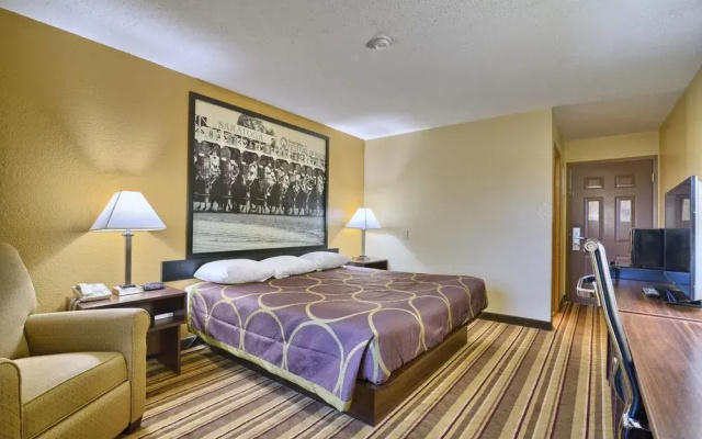 photo 4 of Super 8 By Wyndham Latham/Albany Airport