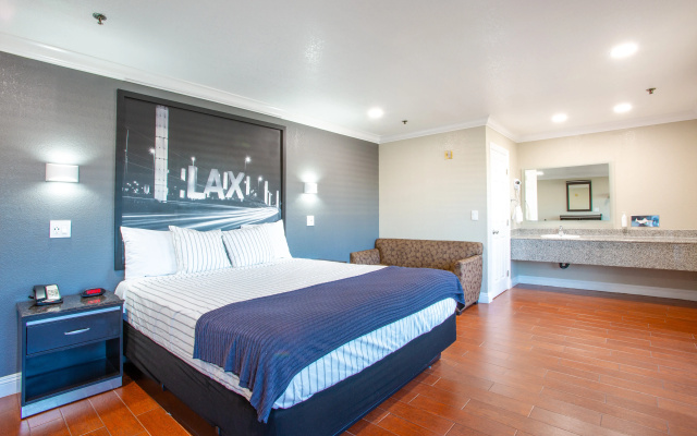 photo 4 of Elev8 Hotel Los Angeles LAX
