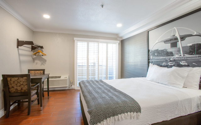 photo 5 of Elev8 Hotel Los Angeles LAX