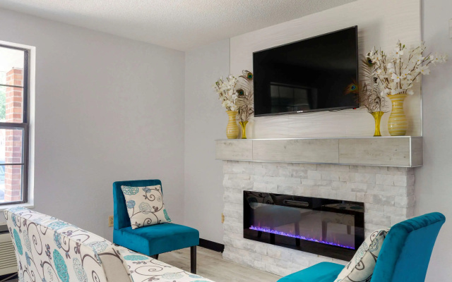 photo 3 of Quality Inn Lee - Lenox South