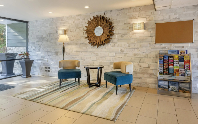 photo 2 of Best Western Long Beach Inn