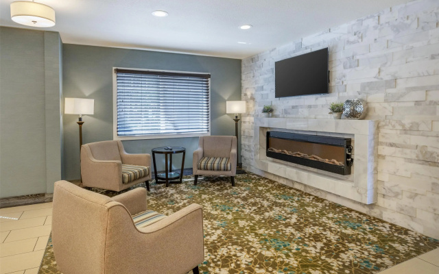 photo 4 of Best Western Long Beach Inn
