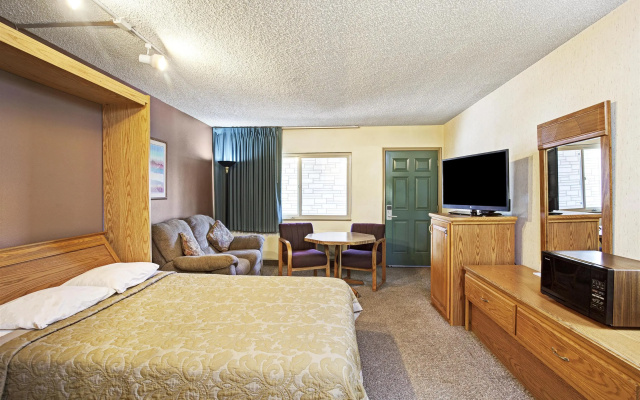 photo 5 of Super 8 by Wyndham Long Beach