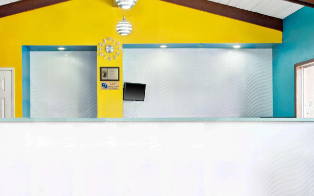 photo 2 of Skyways Hotel