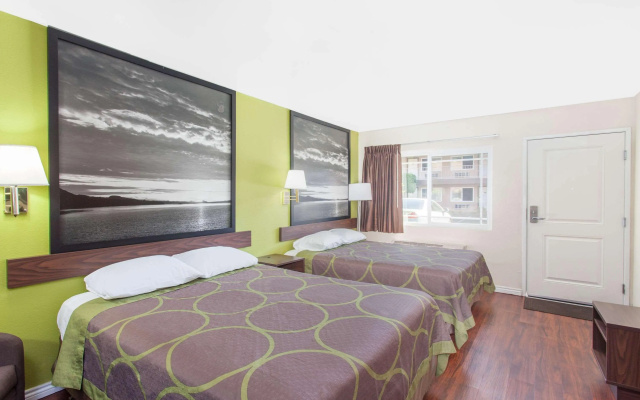 photo 3 of Super 8 by Wyndham Los Angeles/Alhambra