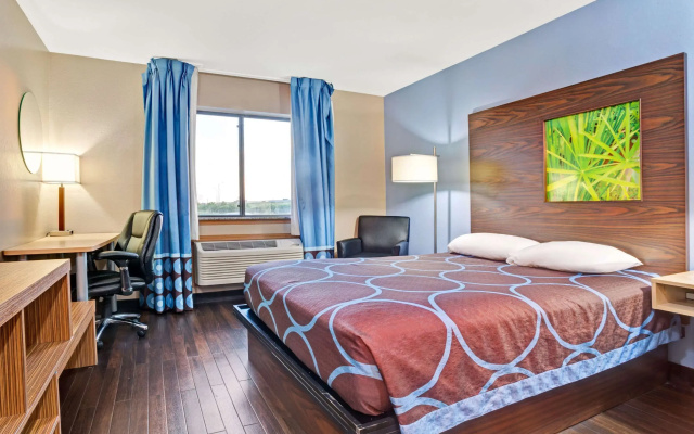 photo 5 of Super 8 by Wyndham Louisville Airport