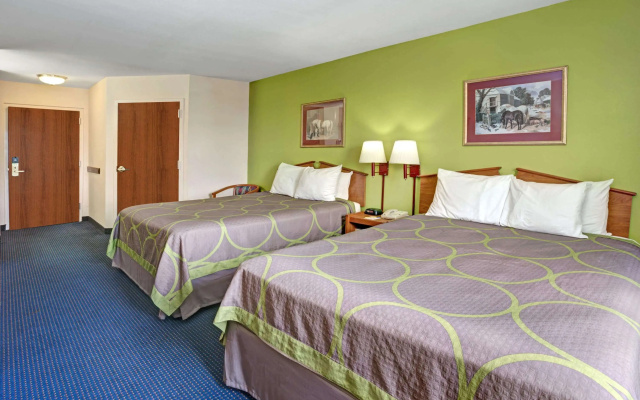 photo 4 of Super 8 by Wyndham Louisville/Expo Center