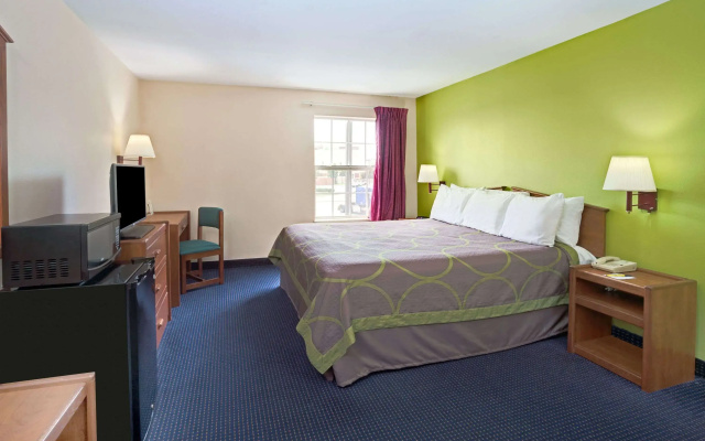 photo 5 of Super 8 by Wyndham Louisville/Expo Center