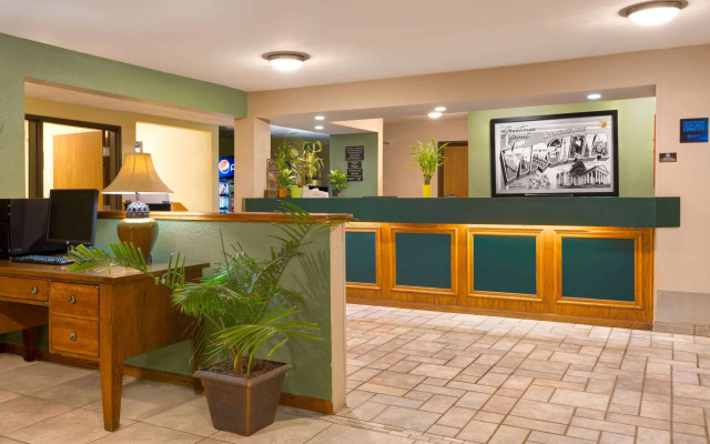 photo 2 of Super 8 by Wyndham Lynchburg VA