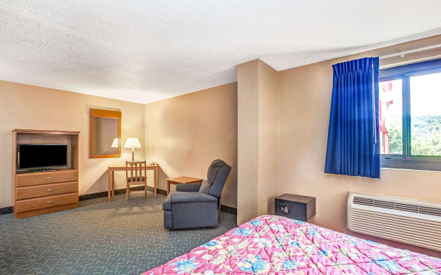 photo 3 of Super 8 by Wyndham Mahwah