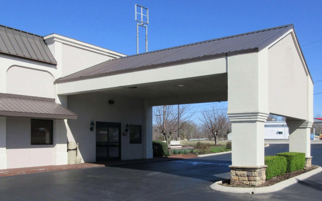 photo 5 of Super 8 Manchester, TN