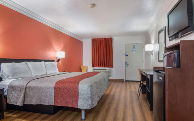 photo 3 of Motel 6 Marshall, TX
