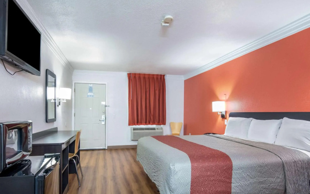 photo 4 of Motel 6 Marshall, TX