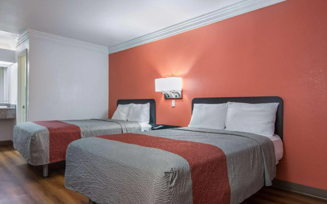 photo 5 of Motel 6 Marshall, TX