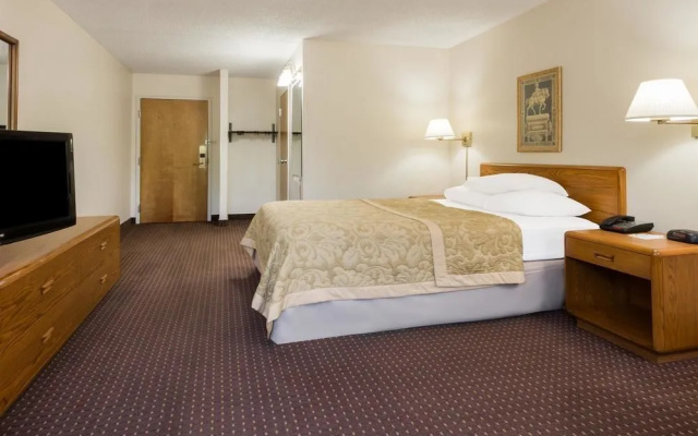 photo 5 of Super 8 by Wyndham Miamisburg Dayton S Area OH
