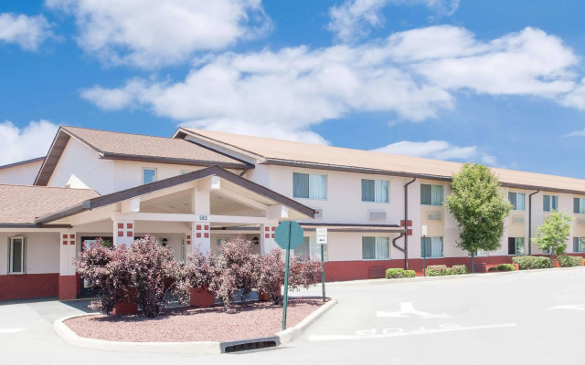 photo 4 of Super 8 by Wyndham Middletown