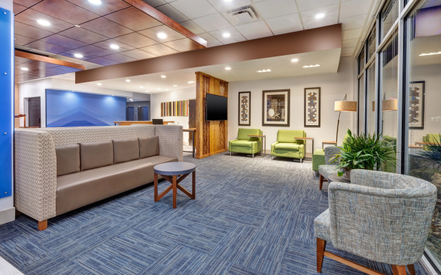 photo 2 of Holiday Inn Express & Suites Milan – Sandusky Area by IHG