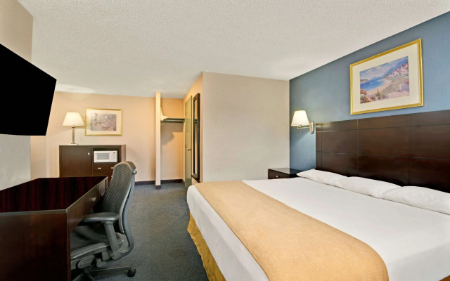 photo 4 of Super 8 by Wyndham Milford/New Haven