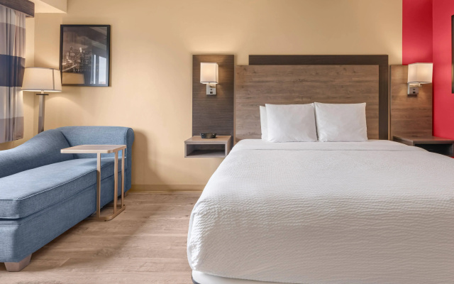 photo 3 of Ramada by Wyndham Minneapolis Golden Valley