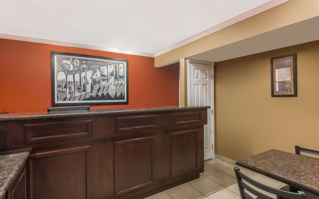 photo 2 of Super 8 by Wyndham Monterey