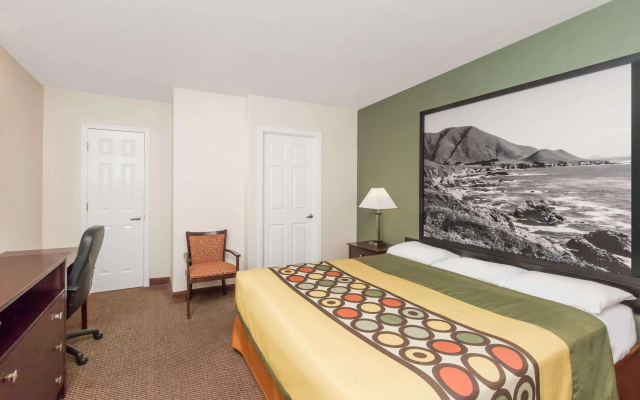 photo 4 of Super 8 by Wyndham Monterey