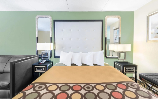 photo 3 of Super 8 by Wyndham Montgomery