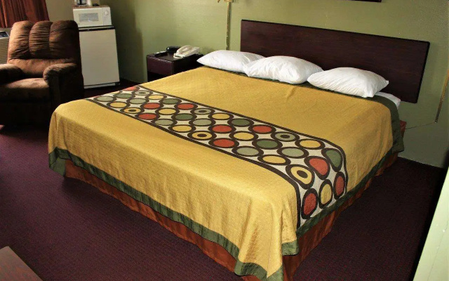 photo 2 of Knights Inn Albany