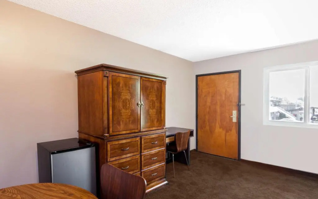 photo 5 of Super 8 by Wyndham Canoga Park