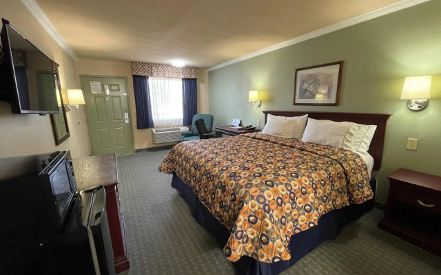 photo 2 of Americas Best Value Inn Houston Hobby Airport