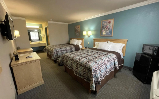 photo 4 of Americas Best Value Inn Houston Hobby Airport
