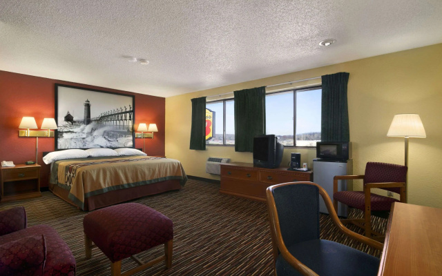 photo 2 of Super 8 By Wyndham Kalamazoo